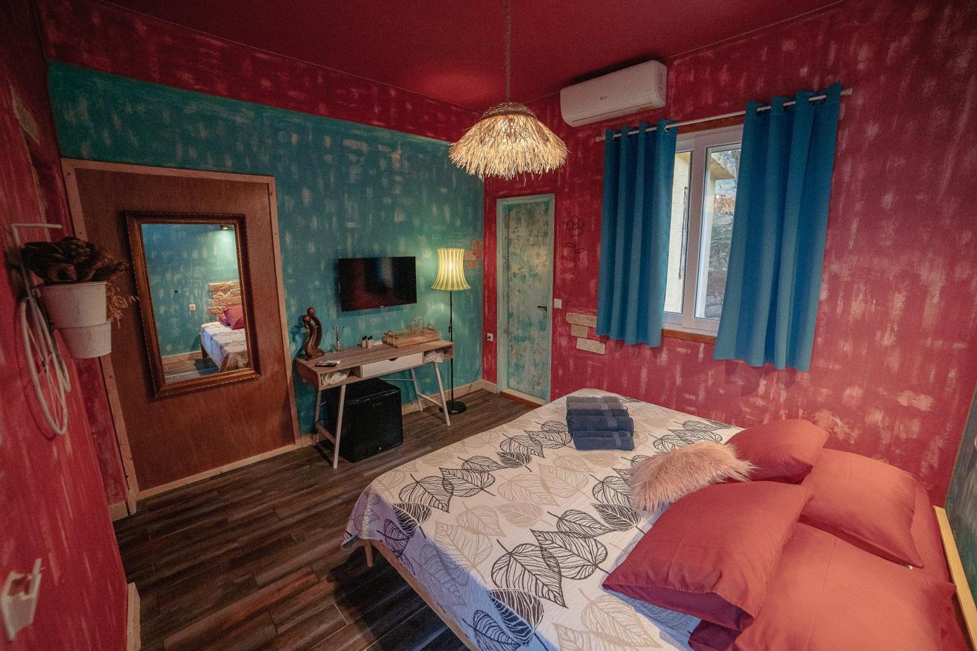 Antares Boutique Guesthouse Perama  Eksteriør bilde