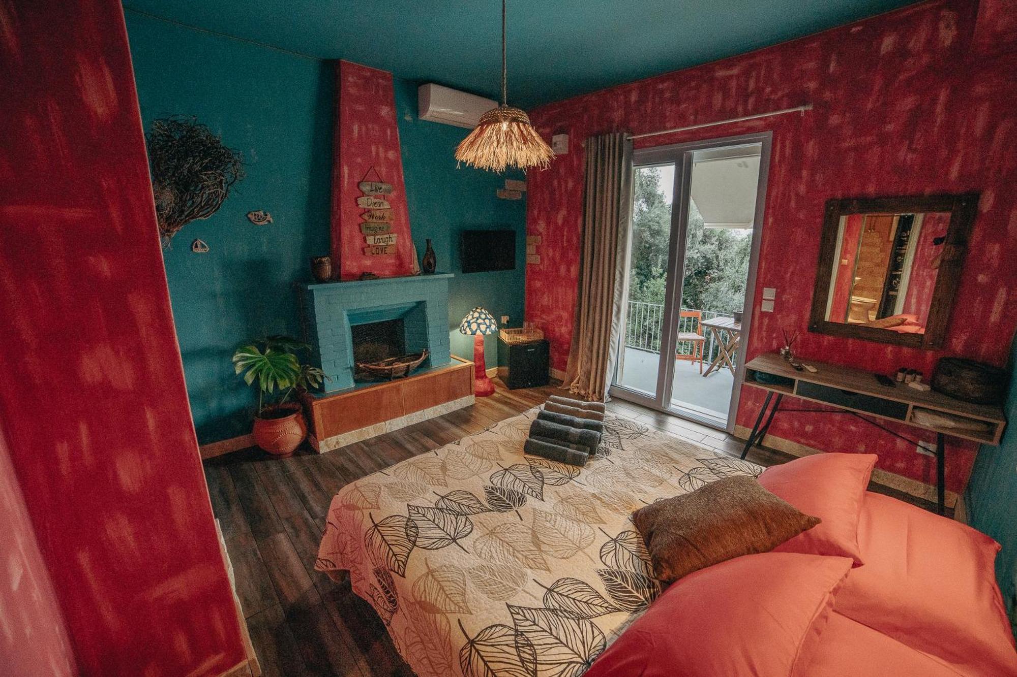 Antares Boutique Guesthouse Perama  Eksteriør bilde