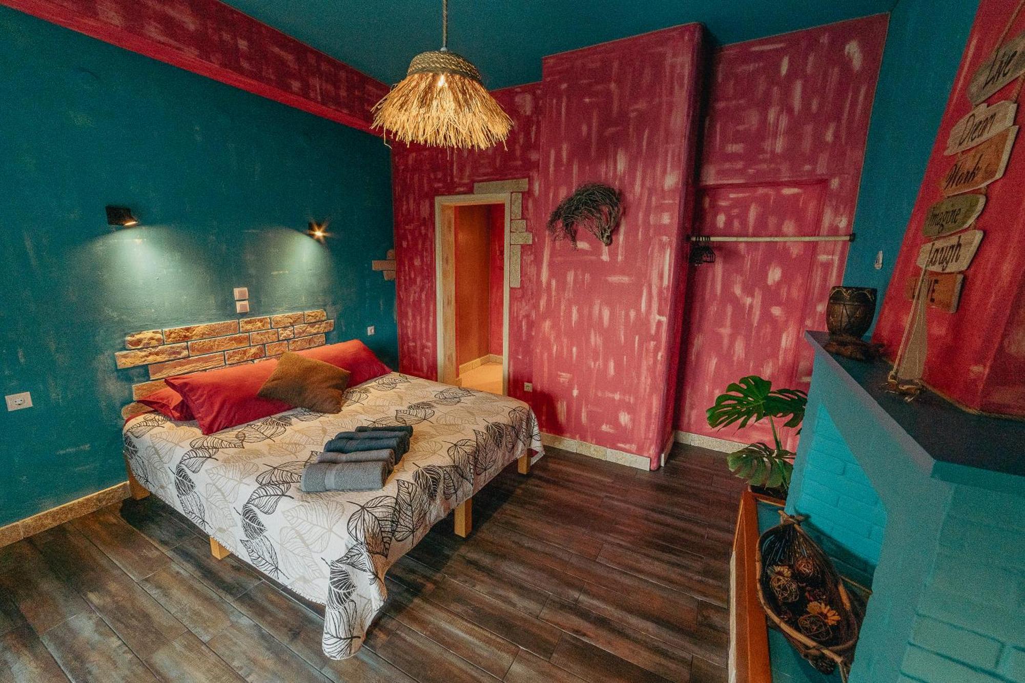 Antares Boutique Guesthouse Perama  Eksteriør bilde